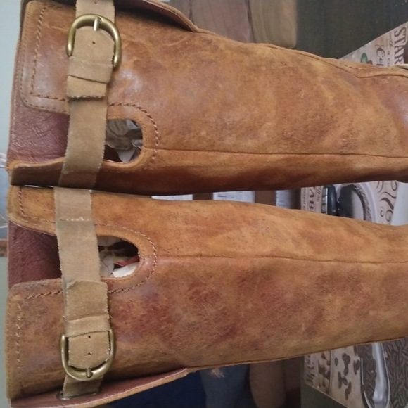 UGG Distressed Boots - Picture 8 of 16